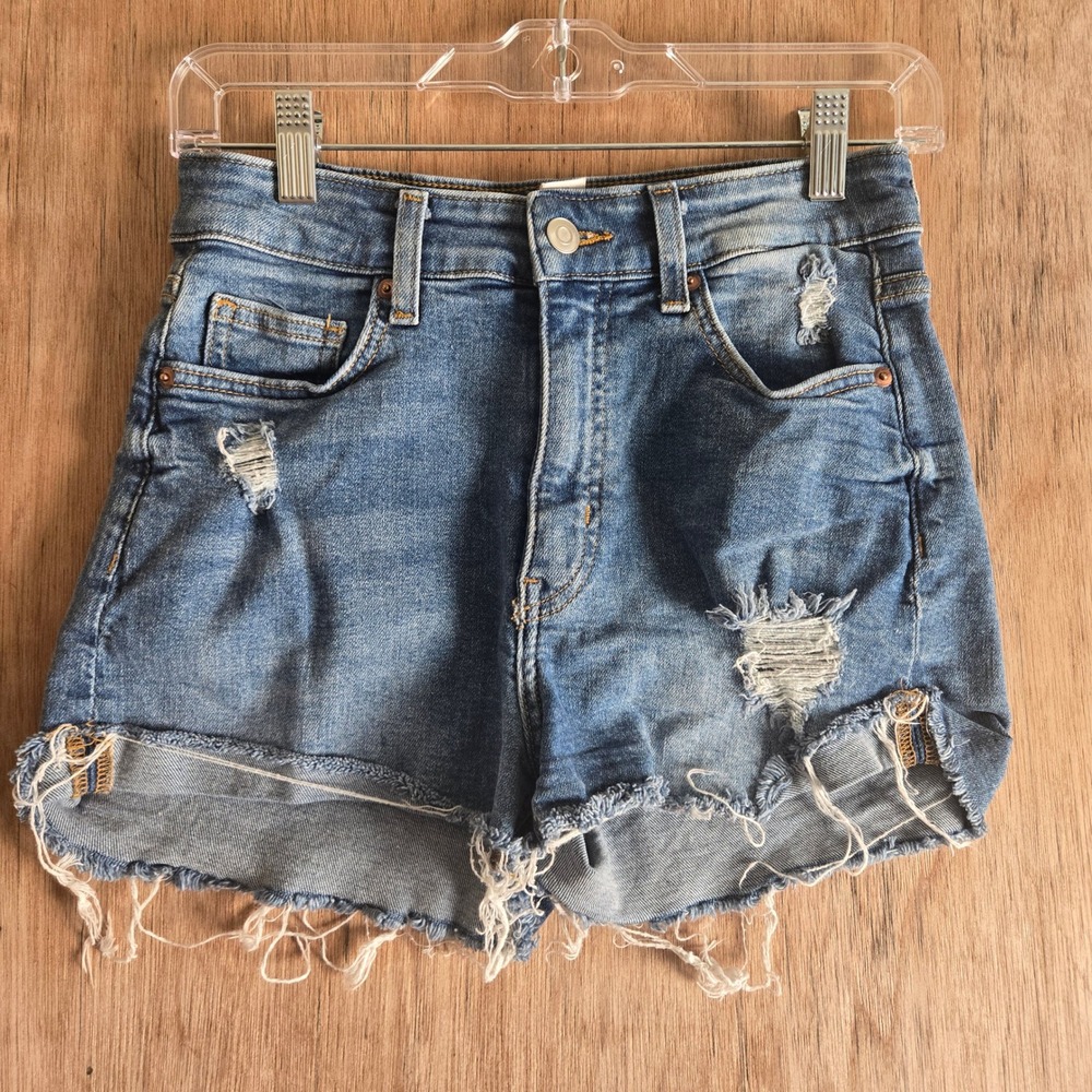 HM High Waisted Distressed Denim Shorts Medium Wash Raw Hem Size 4